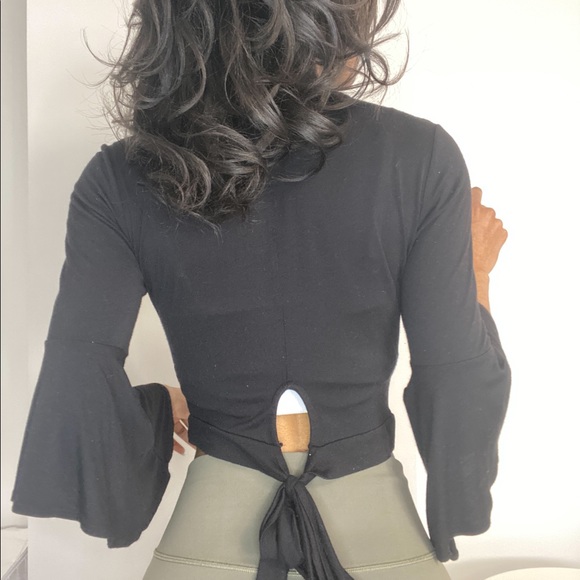 CLASSY BLACK CROP TOP - Picture 2 of 5